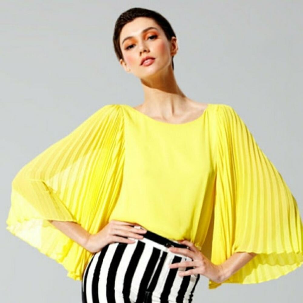 ALICE + OLIVIA Briar Pleated Bell Sleeve Top Yellow Batwing Accordion Sleeve XS